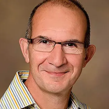 Headshot of Vicente Talanquer